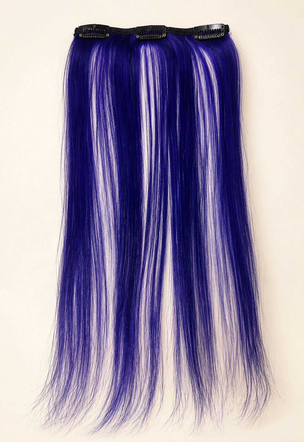 3 clip Fashion strands for global highlights