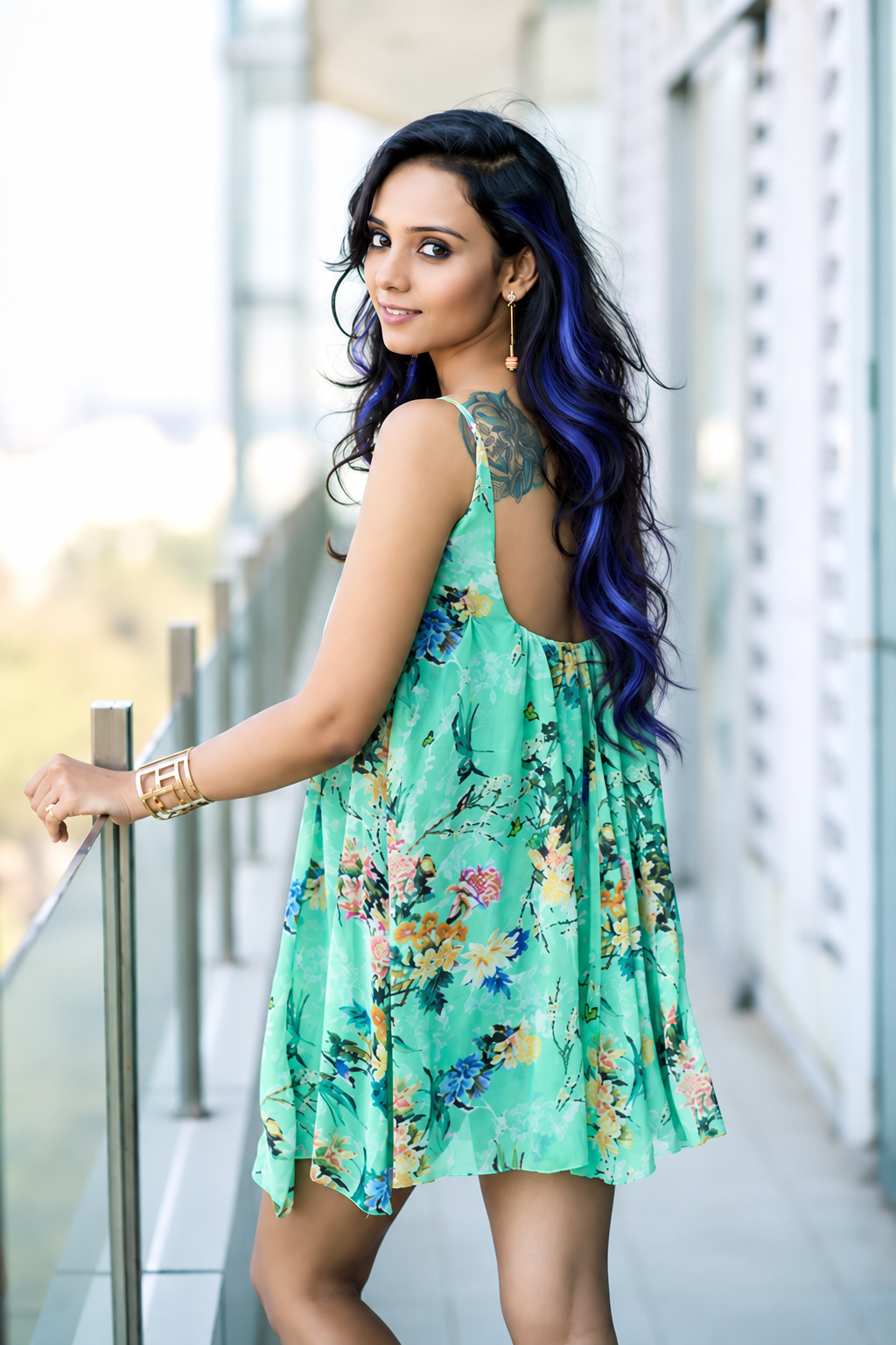 3 clip Fashion strands for global highlights